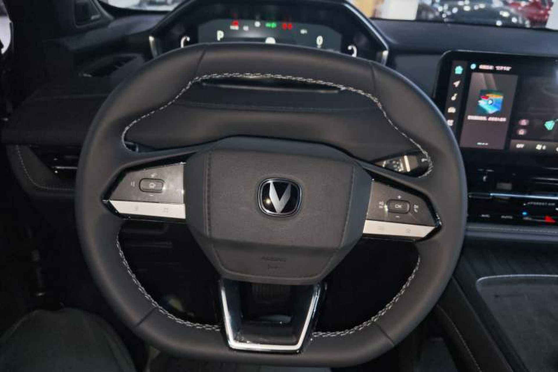 Used CHANGAN CS55PLUS PHEV 2025 Smart New Blue Whale 125km Battleship Edition Steering Wheel