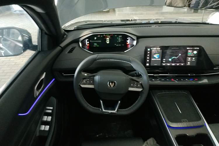 Used CHANGAN CS55PLUS PHEV 2025 Smart New Blue Whale 125km Battleship Edition Steering Wheel