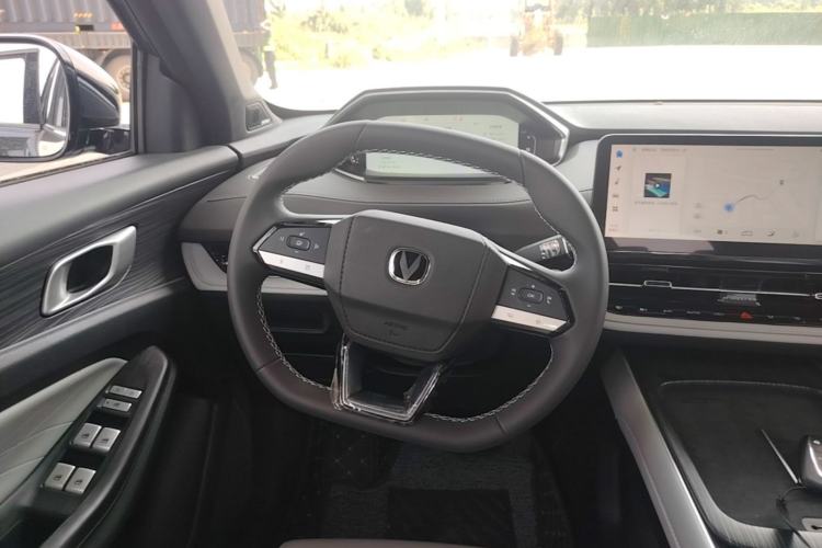 Used CHANGAN CS55PLUS PHEV 2025 Smart New Blue Whale 125km Battleship Edition Steering Wheel