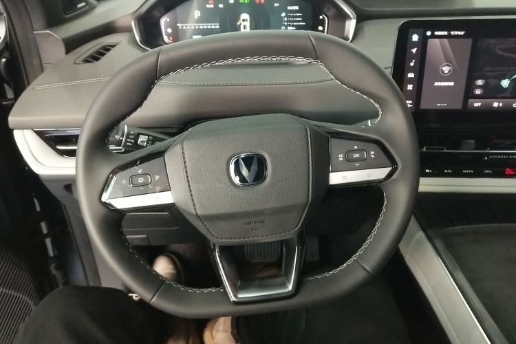 Used CHANGAN CS55PLUS PHEV 2025 Smart New Blue Whale 125km Battleship Edition Steering Wheel