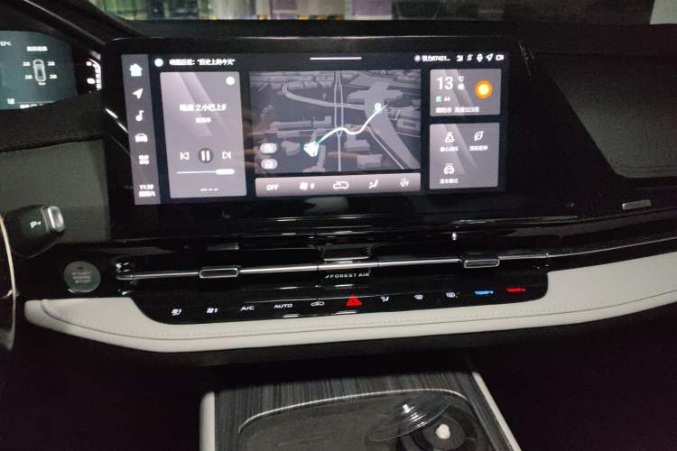 Used CHANGAN CS55PLUS PHEV 2025 Smart New Blue Whale 125km Battleship Edition Audio And AC Panel