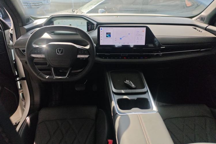 Used CHANGAN CS55PLUS PHEV 2025 Smart New Blue Whale 125km Ultra-Range Edition Center Console