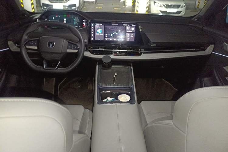 Used CHANGAN CS55PLUS PHEV 2025 Smart New Blue Whale 125km Battleship Edition Center Console