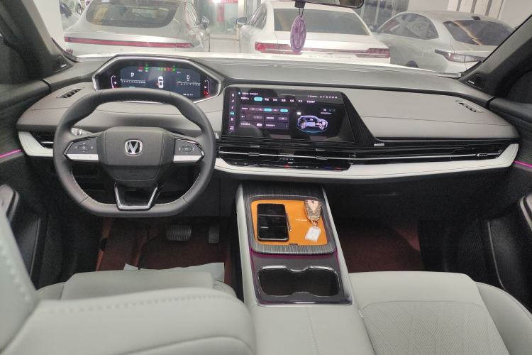 Used CHANGAN CS55PLUS PHEV 2025 Smart New Blue Whale 125km Ultra-Range Edition Center Console