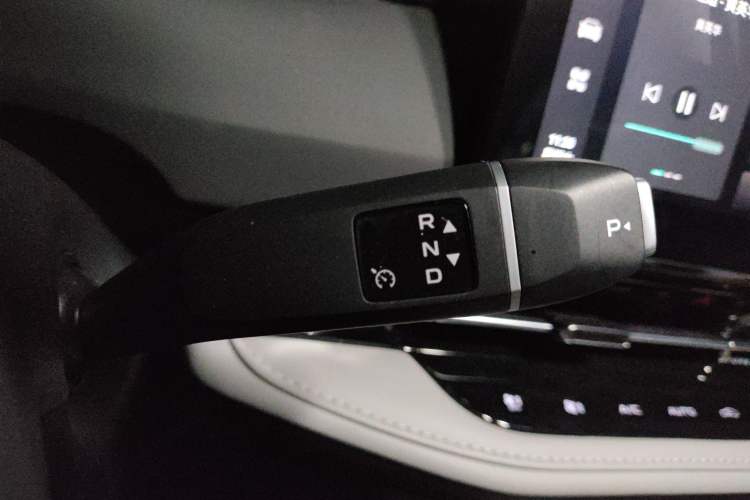 Used CHANGAN CS55PLUS PHEV 2025 Smart New Blue Whale 125km Battleship Edition Gear Lever