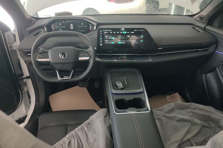 Used CHANGAN CS55PLUS PHEV 2025 Smart New Blue Whale 125km Battleship Edition Interior 2