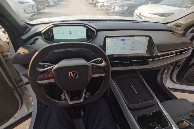 Used CHANGAN CS55PLUS PHEV 2025 Smart New Blue Whale 125km Ultra-Range Edition Interior 2