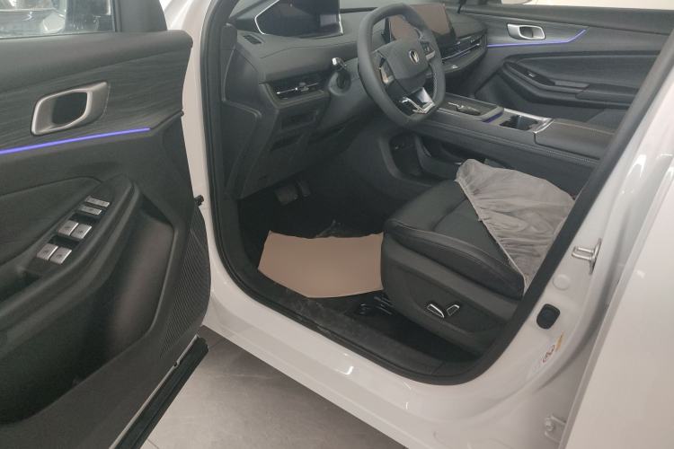Used CHANGAN CS55PLUS PHEV 2025 Smart New Blue Whale 125km Battleship Edition Interior 3