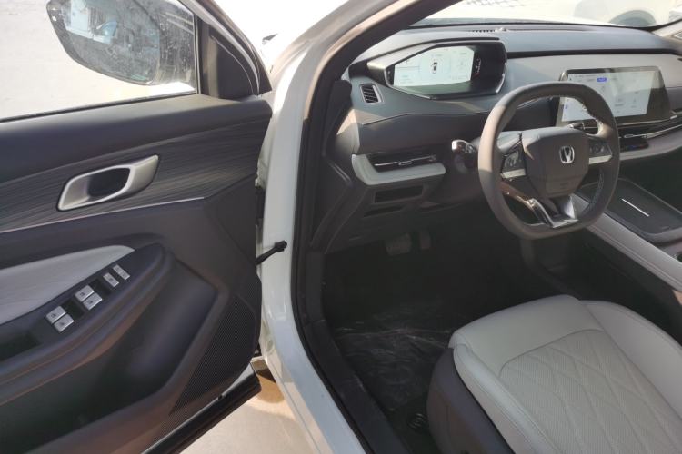 Used CHANGAN CS55PLUS PHEV 2025 Smart New Blue Whale 125km Ultra-Range Edition Interior 3