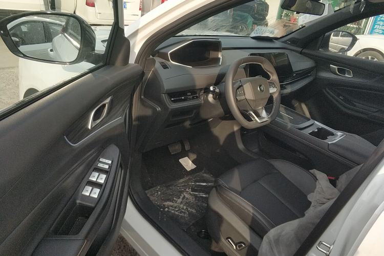 Used CHANGAN CS55PLUS PHEV 2025 Smart New Blue Whale 125km Battleship Edition Interior 3