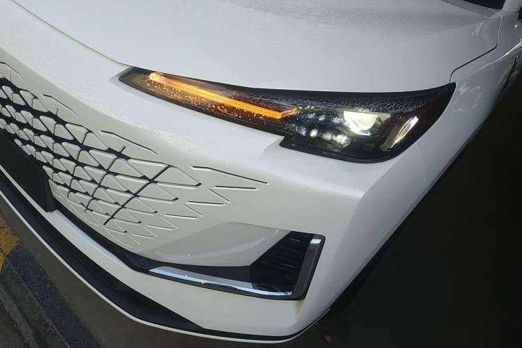 Used CHANGAN CS55PLUS PHEV 2025 Smart New Blue Whale 125km Battleship Edition Left Front Headlight