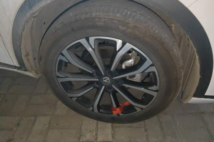 Used CHANGAN CS55PLUS PHEV 2025 Smart New Blue Whale 125km Ultra-Range Edition Right Front Wheel Hub