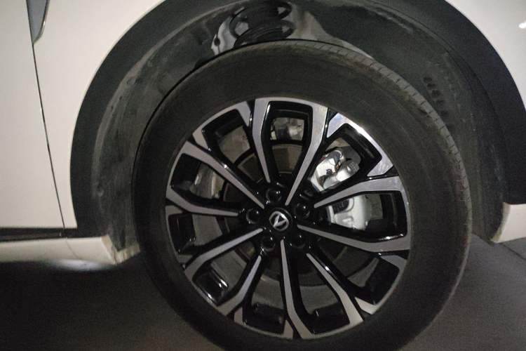 Used CHANGAN CS55PLUS PHEV 2025 Smart New Blue Whale 125km Battleship Edition Right Front Wheel Hub