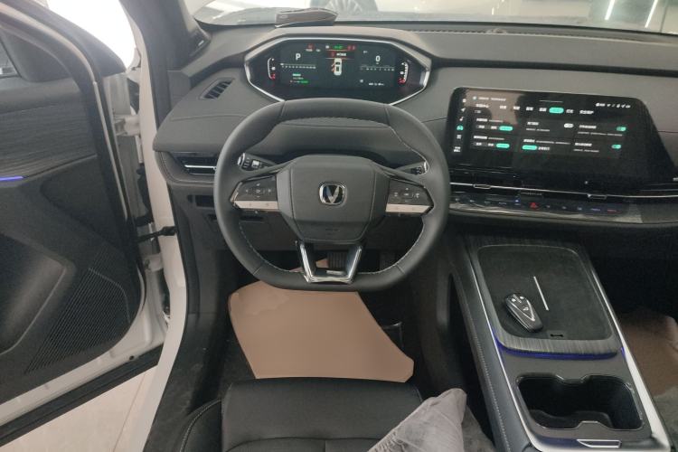 Used CHANGAN CS55PLUS PHEV 2025 Smart New Blue Whale 125km Battleship Edition Steering Wheel