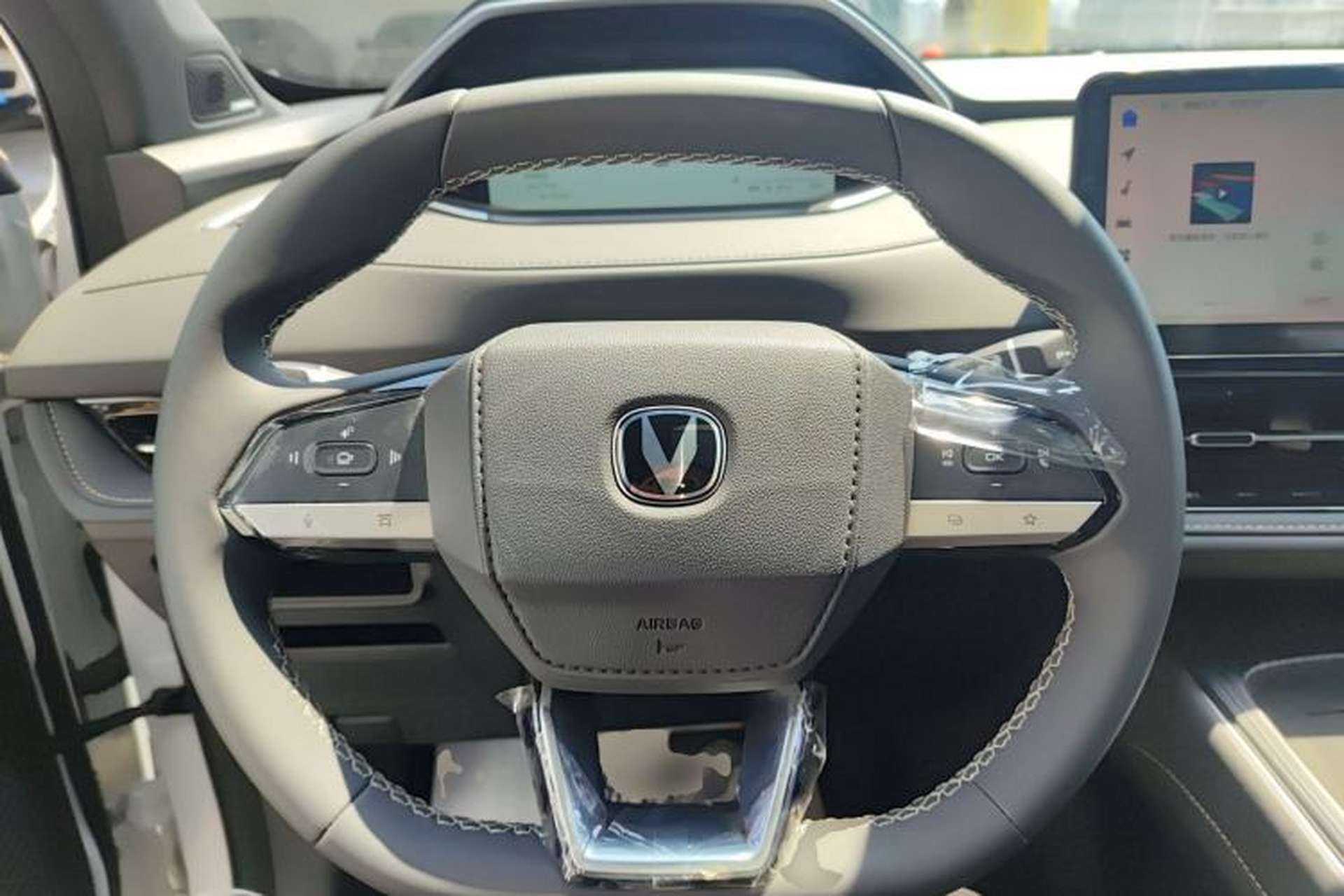 Used CHANGAN CS55PLUS PHEV 2025 Smart New Blue Whale 125km Battleship Edition Steering Wheel