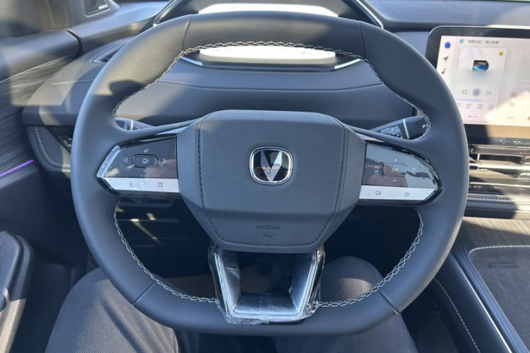 Used CHANGAN CS55PLUS PHEV 2025 Smart New Blue Whale 125km Battleship Edition Steering Wheel