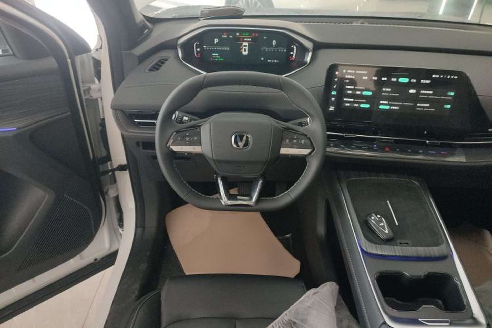 Used CHANGAN CS55PLUS PHEV 2025 Smart New Blue Whale 125km Battleship Edition Steering Wheel