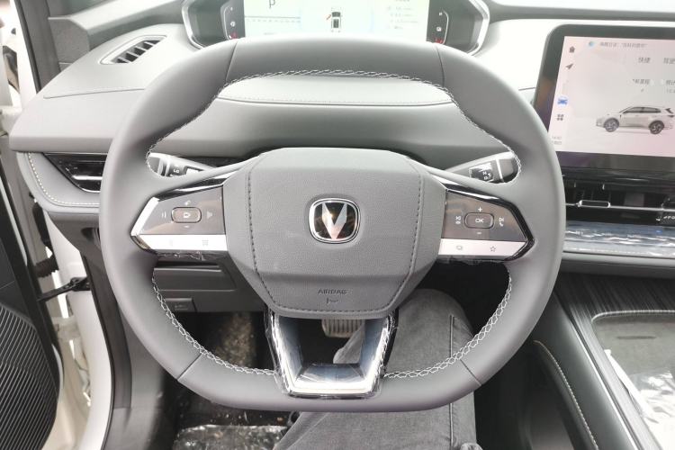 Used CHANGAN CS55PLUS PHEV 2025 Smart New Blue Whale 125km Battleship Edition Steering Wheel