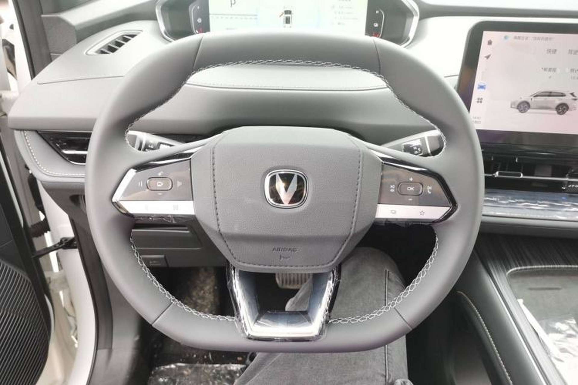 Used CHANGAN CS55PLUS PHEV 2025 Smart New Blue Whale 125km Battleship Edition Steering Wheel