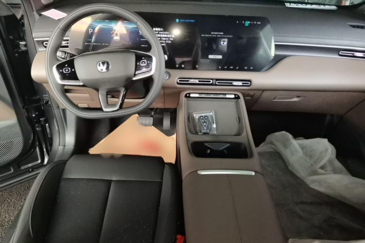 Used CHANGAN CS55PLUS PHEV 2026 Model, Smart New Blue Whale 125km Zhiyue Version Center Console