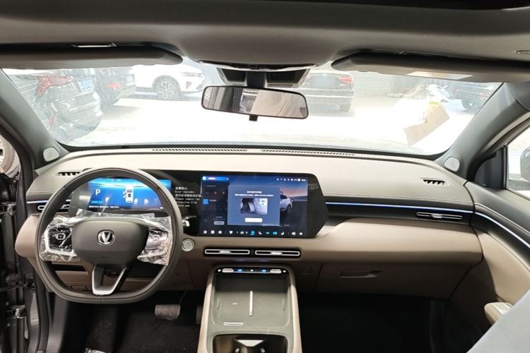 Used CHANGAN CS55PLUS PHEV 2026 Model, Smart New Blue Whale 125km Zhiyue Version Center Console