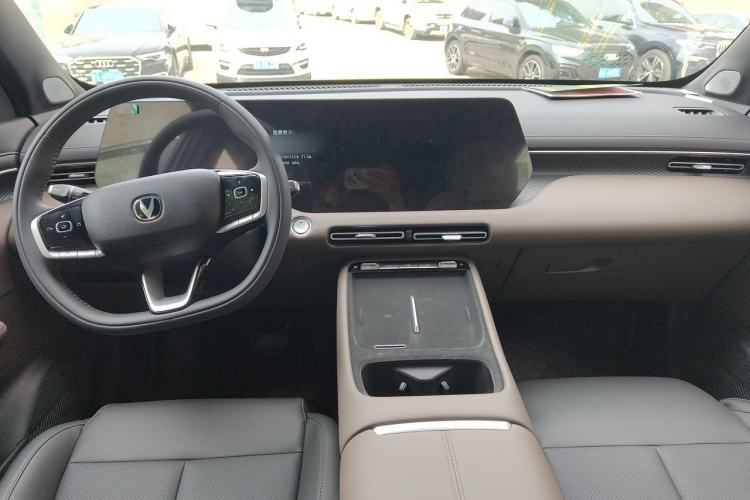 Used CHANGAN CS55PLUS PHEV 2026 Model, Smart New Blue Whale 125km Zhiyue Version Center Console