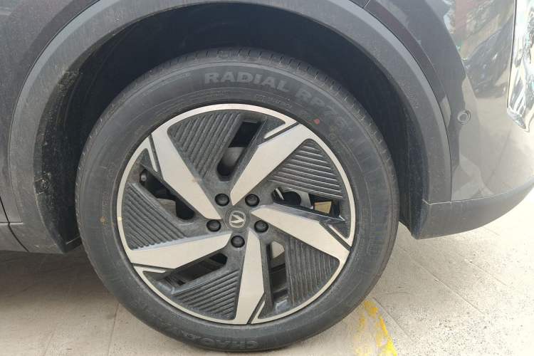Used CHANGAN CS55PLUS PHEV 2026 Model, Smart New Blue Whale 125km Zhiyue Version Right Front Wheel Hub