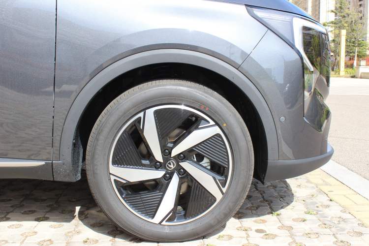 Used CHANGAN CS55PLUS PHEV 2026 Model, Smart New Blue Whale 125km Zhiyue Version Left Front Wheel Hub