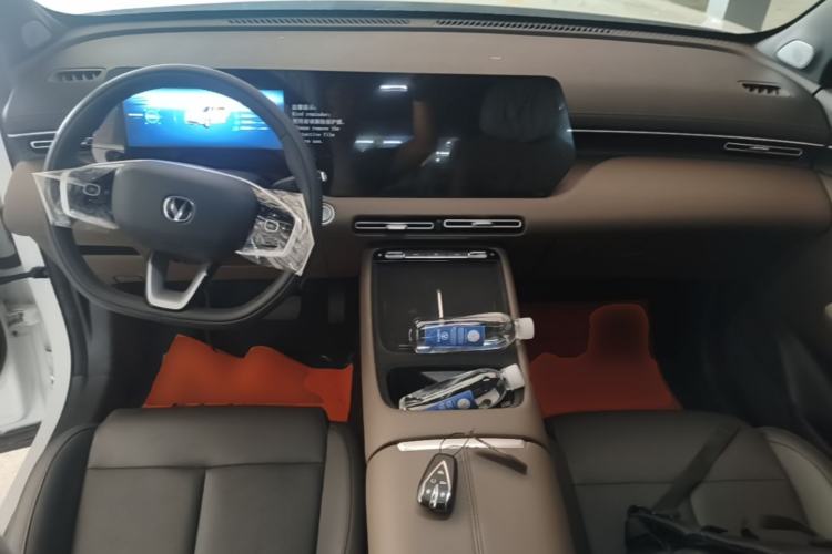 Used CHANGAN CS55PLUS PHEV 2026 Model, Smart New Blue Whale 125km Zhiyue Version Center Console