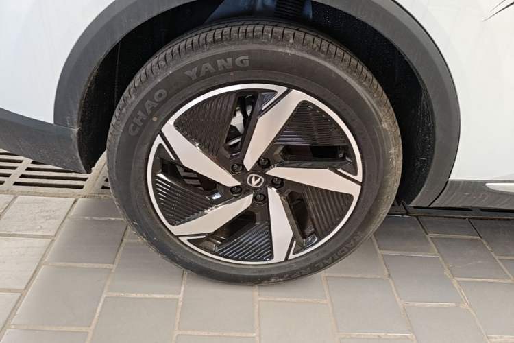 Used CHANGAN CS55PLUS PHEV 2026 Model, Smart New Blue Whale 125km Zhiyue Version Right Rear Wheel Hub