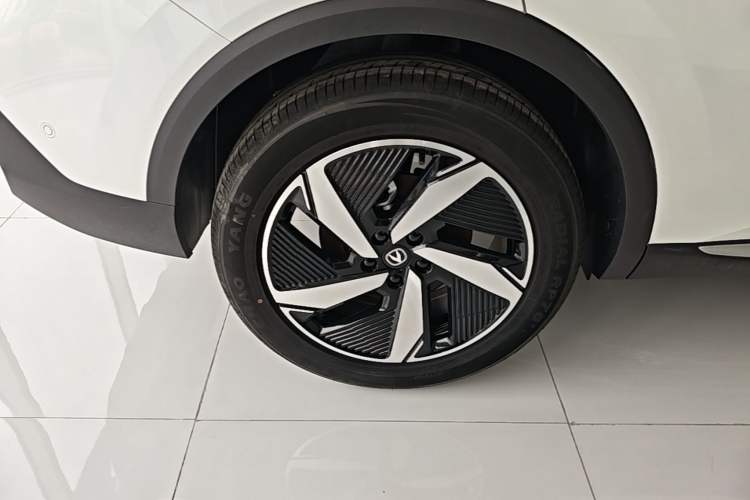 Used CHANGAN CS55PLUS PHEV 2026 Model, Smart New Blue Whale 125km Zhiyue Version Right Rear Wheel Hub