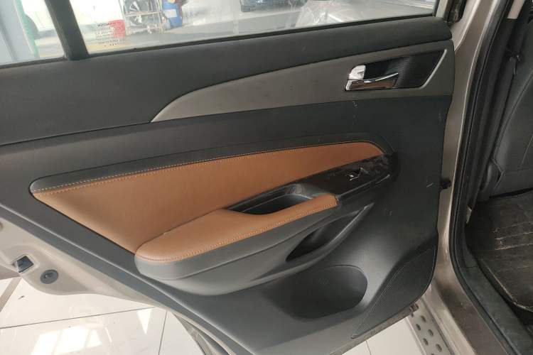 Used CHANGAN CS75 2017 Shangkui Edition 1.5T Automatic Fengxiang Model Left Rear Door Interior