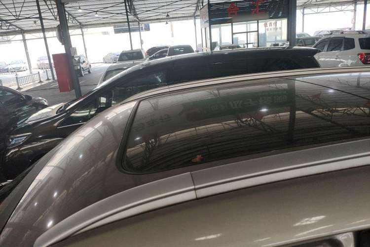 Used CHANGAN CS75 2017 Shangkui Edition 1.5T Automatic Fengxiang Model Roof