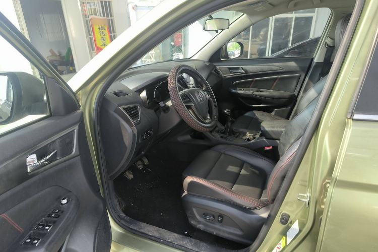 Used CHANGAN CS75 2014 2.0L Manual Leading Model China V Standard Interior 1