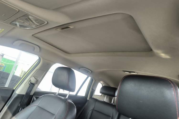 Used CHANGAN CS75 2014 2.0L Manual Leading Model China V Standard Interior 3