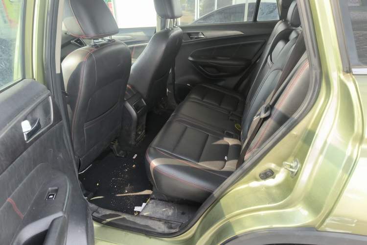 Used CHANGAN CS75 2014 2.0L Manual Leading Model China V Standard Interior 4