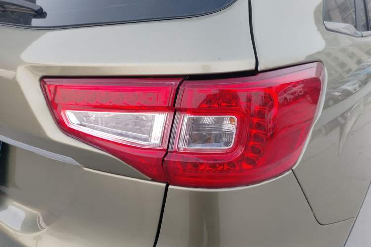 Used CHANGAN CS75 2015 1.8T Automatic 4x4 Elite Model China V Standard Exterior 6