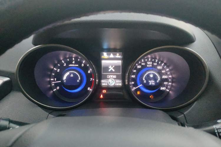 Used CHANGAN CS75 2015 1.8T Automatic 4x4 Elite Model China V Standard Instrument Cluster