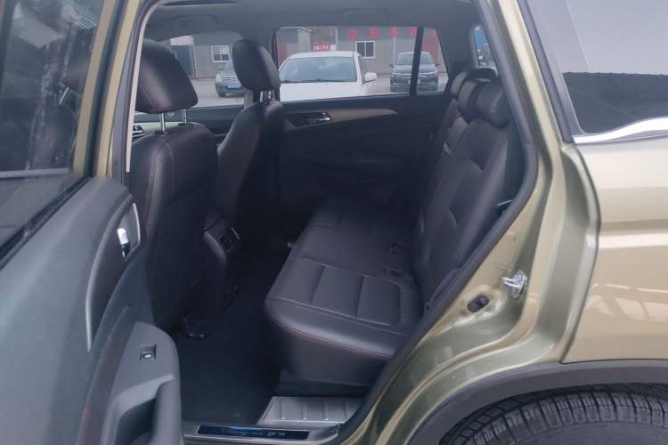 Used CHANGAN CS75 2015 1.8T Automatic 4x4 Elite Model China V Standard Interior 4