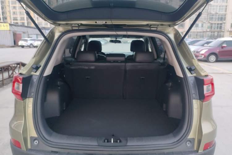 Used CHANGAN CS75 2015 1.8T Automatic 4x4 Elite Model China V Standard Trunk