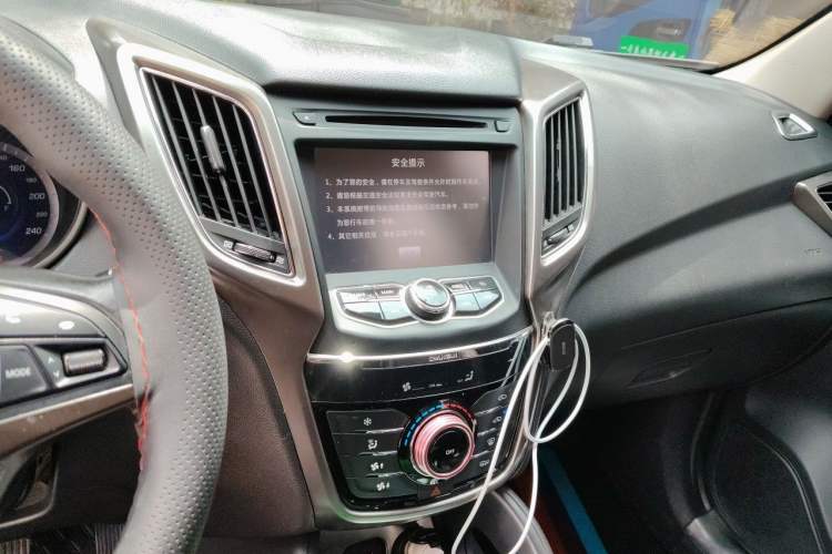 Used CHANGAN CS75 2014 2.0L Manual Leading Model China V Standard Audio And AC Panel