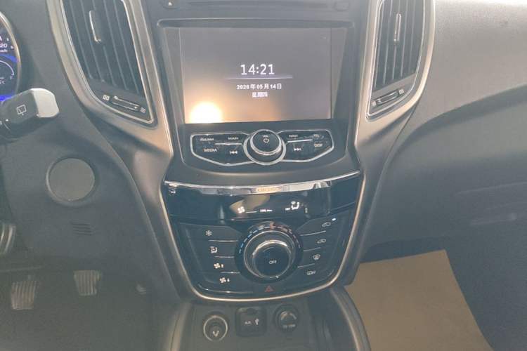 Used CHANGAN CS75 2014 2.0L Manual Comfort Version China IV Standard Audio And AC Panel