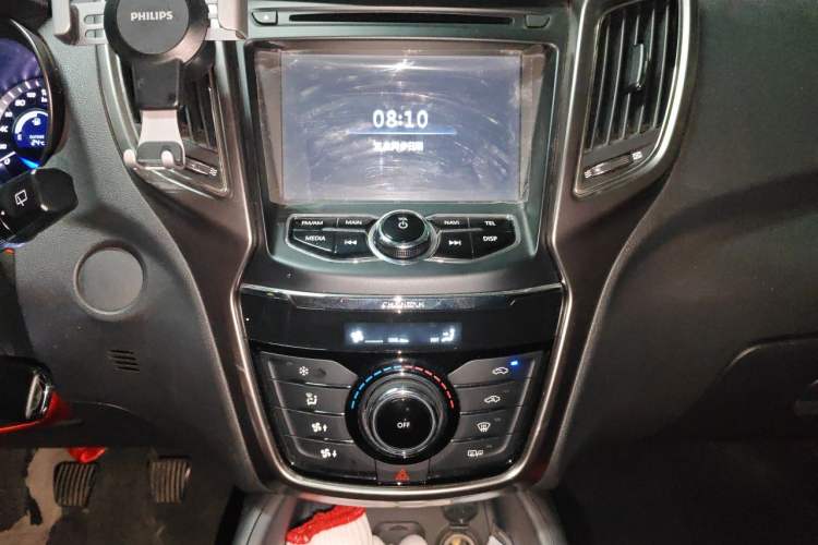 Used CHANGAN CS75 2014 2.0L Manual Luxury Version China IV Standard Audio And AC Panel
