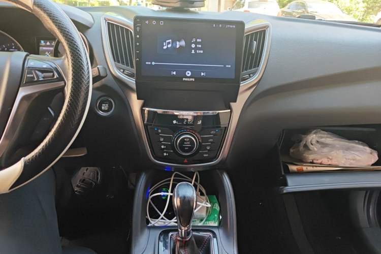 Used CHANGAN CS75 2014 1.8T Automatic Elite Model China IV Standard Audio And AC Panel