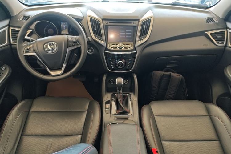 Used CHANGAN CS75 2014 1.8T Automatic Elite Model China IV Standard Center Console