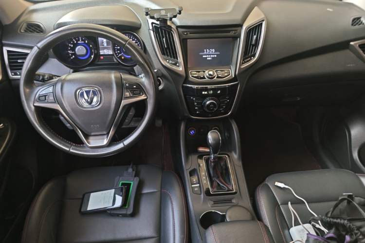 Used CHANGAN CS75 2014 1.8T Automatic Elite Version China V Standard Center Console