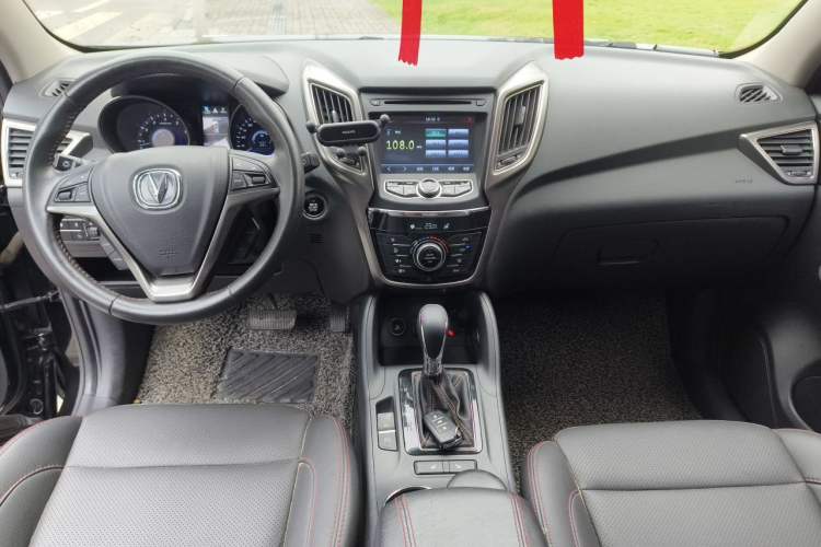 Used CHANGAN CS75 2014 1.8T Automatic Prestige Model China IV Standard Center Console