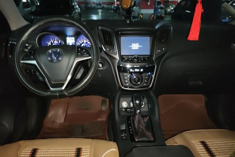 Used CHANGAN CS75 2014 1.8T Automatic Elite Model China IV Standard Center Console