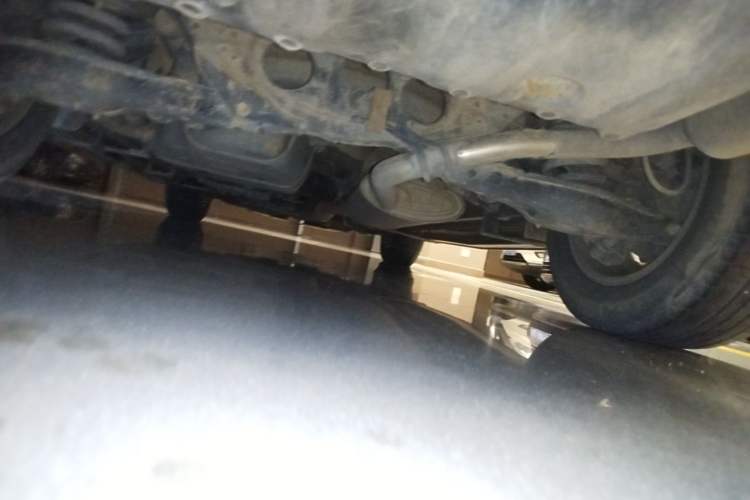 Used CHANGAN CS75 2014 2.0L Manual Luxury Version China IV Standard Chassis Rear