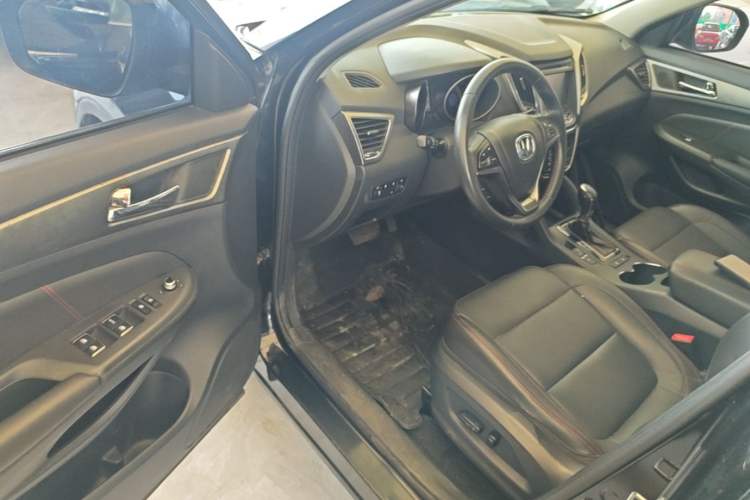 Used CHANGAN CS75 2014 1.8T Automatic Prestige Model China IV Standard Driver Seat